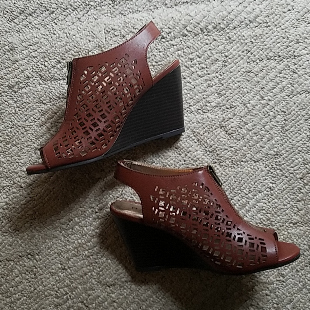 New! Rampage Peep Toe Wedges